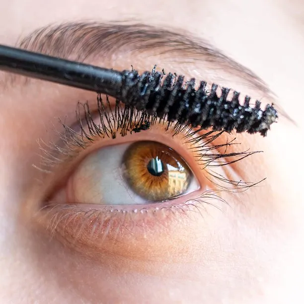 FEG Accelerating Mascara | Mascara and Eyelash Enhancer Serum in One | Fast Effective Growth Creates Longer & Darker Eyelashes | Best Natural Eyelash Serum to Grow Lashes in the Market | 6 mL